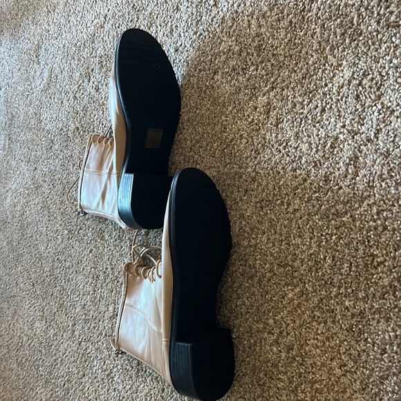 Cream beige ankle kid boots lace up front zip back - size 9 - Picture 4 of 7